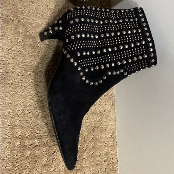 Sexy Saint Laurent studded black ankle boots - Picture 3 of 9